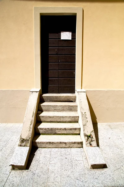 Europa itália lombardia a milano velha porta da igreja — Fotografia de Stock
