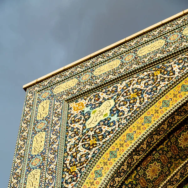 In iran  blur  islamic mausoleum — Stock Photo, Image