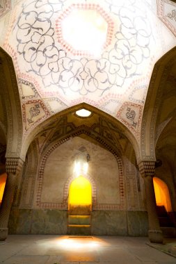 İran'da eski antika cami içinde 