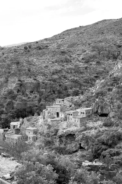 En oman montaña la vieja casa abandonada del arco del pueblo y cl —  Fotos de Stock