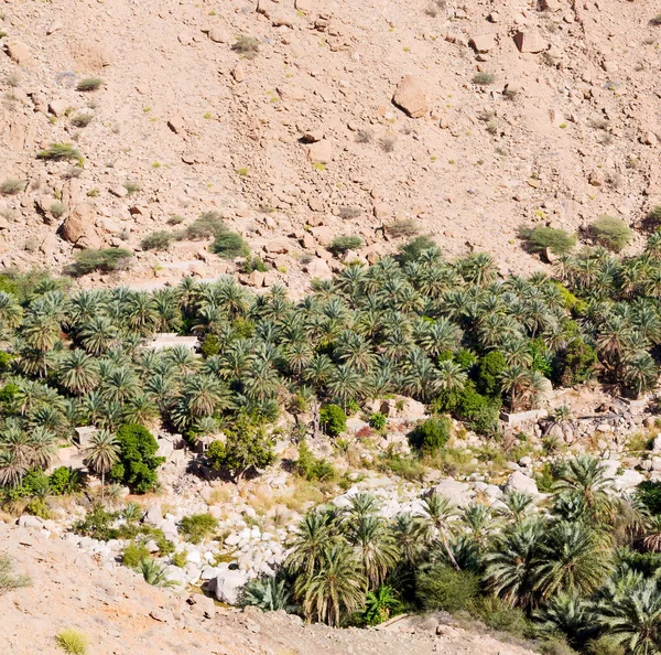 No oman o desfiladeiro velho da montanha e o canyon o céu nublado profundo — Fotografia de Stock