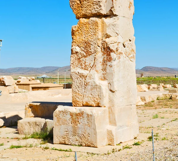 En iran pasargad la vieja construcción — Foto de Stock