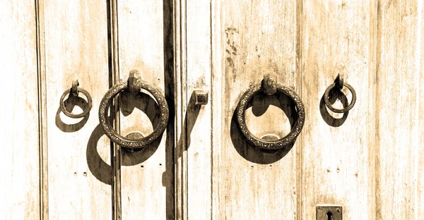 In iran antique  door entrance — Stock Photo, Image