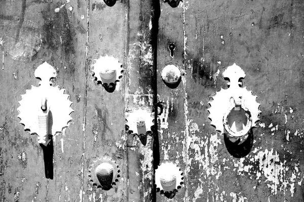 Em iran entrada de porta antiga — Fotografia de Stock