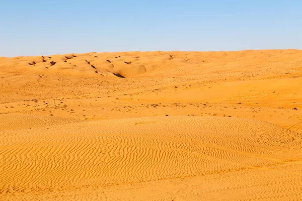 En oman viejo desierto frotar al khali el cuarto vacío y al aire libre —  Fotos de Stock