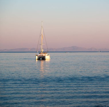 Yunanistan tekne yakınındaki kıyı şeridi