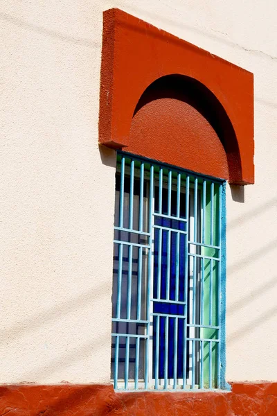 En Oman la vieja ventana adornada — Foto de Stock
