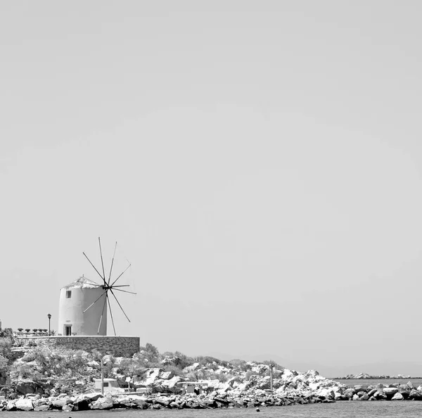Velho moinho em Santorini Grécia europa — Fotografia de Stock