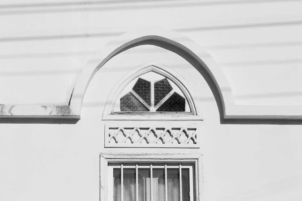 In oman the old ornate window — Stock Photo, Image
