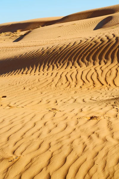 Em oman velho deserto esfregar al khali o quarto vazio e ao ar livre — Fotografia de Stock