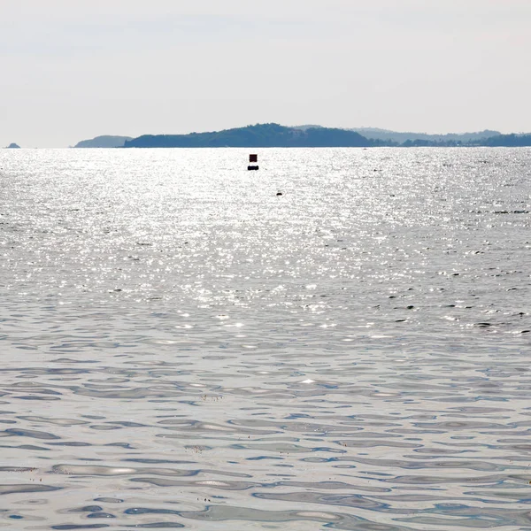 Stilla havet molnen och lampor — Stockfoto