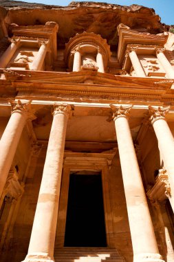  eski manastır güzel dünyasına merak ediyorum