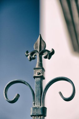 gökyüzünde potansiyel bir demir çit