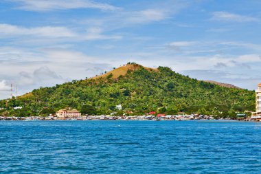 bir tekne güzellikler kıyı şeridi deniz ve rock 