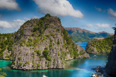  uçurumdan brautiful cennet Körfezi ve tropikal görünümünden la