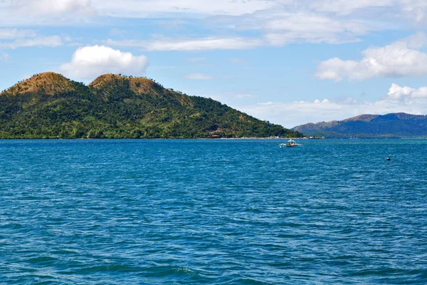 From a boat  in  beautiful panorama coastline sea and rock — Stock Photo, Image