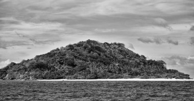bir tekne güzellikler kıyı şeridi deniz ve rock 