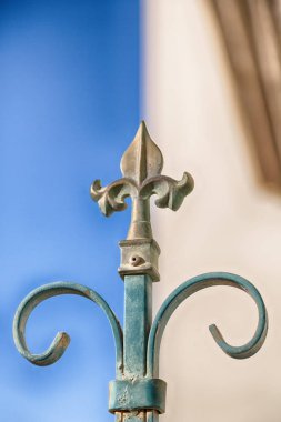 gökyüzünde potansiyel bir demir çit