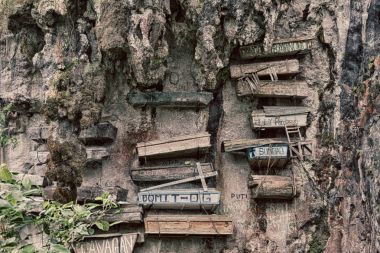 philipphines tipik asılı mezarlığı 