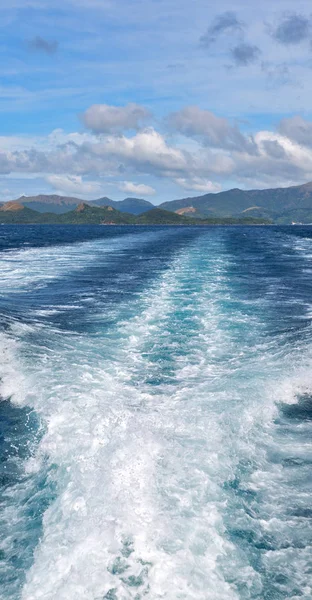 Una vista desde el barco y el océano Pacífico —  Fotos de Stock