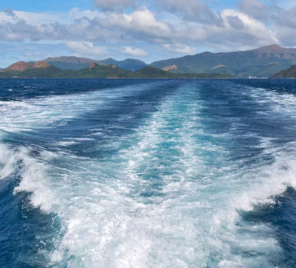 Utsikt från båten och Stilla havet — Stockfoto