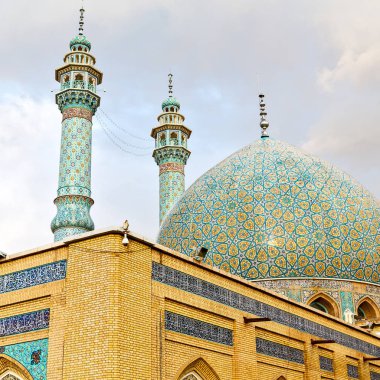 İran ve eski antika Camii minaresi