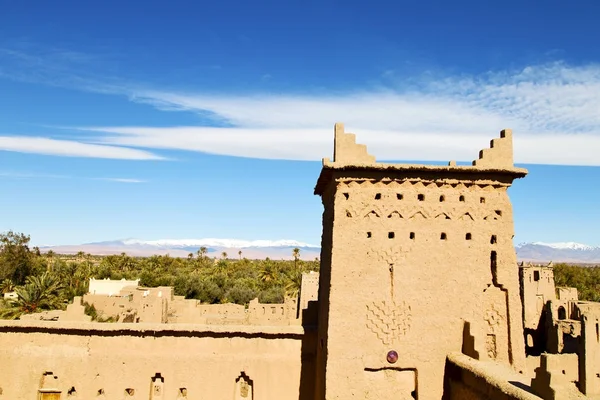 Brązowy Budowlanych Stare Afryka Maroko Czerwonej Skóry Pobliżu Wieży — Zdjęcie stockowe