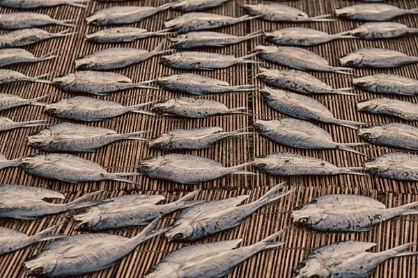 Vervagen Filipijnen Veel Gezouten Vis Drogen Van Voorbereiding Markt — Stockfoto