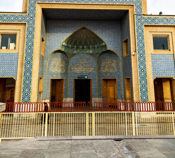 Irán és a régi antik mecset minaret — Stock Fotó