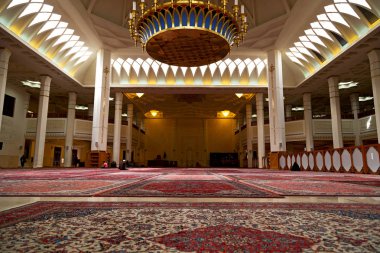 İran'da eski antika cami içinde 