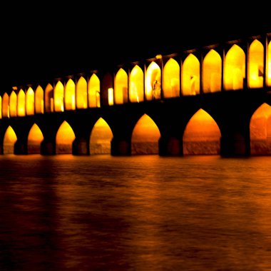 İran'da eski köprü  