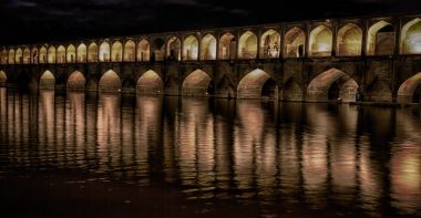 İran'da eski köprü  