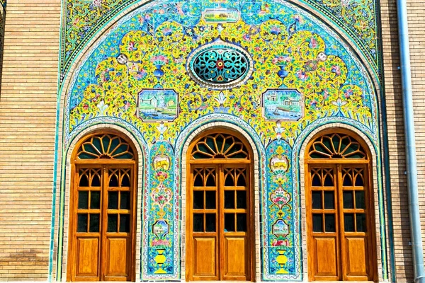 In iran die alten dekorativen Fliesen — Stockfoto
