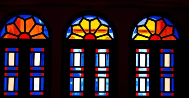 İran renklerde--dan pencere eşiği