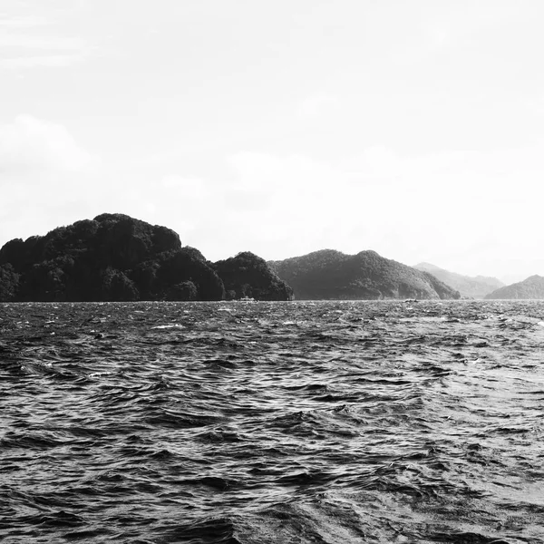 Una vista desde el barco y el océano Pacífico —  Fotos de Stock