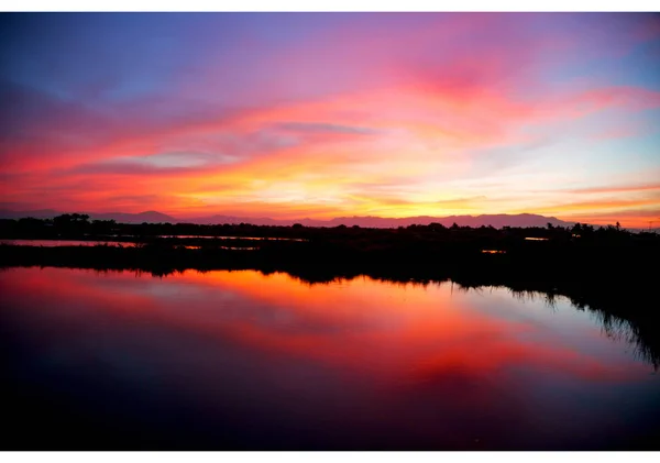 Visa Från Vatten Sunrise Full Färger Och Regn Begreppet Rela — Stockfoto