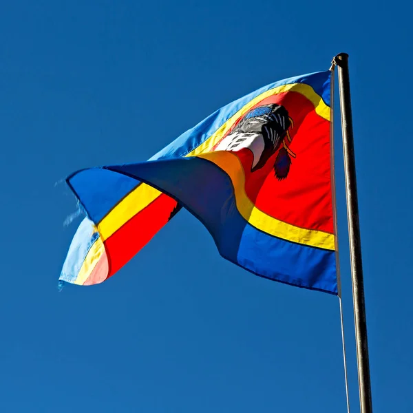 Desenfoque Swazilandia Ondeando Bandera Cielo Como Abstracr Concepto — Foto de Stock