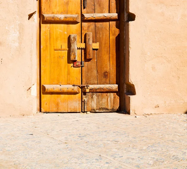 In iran oude houten deur — Stockfoto