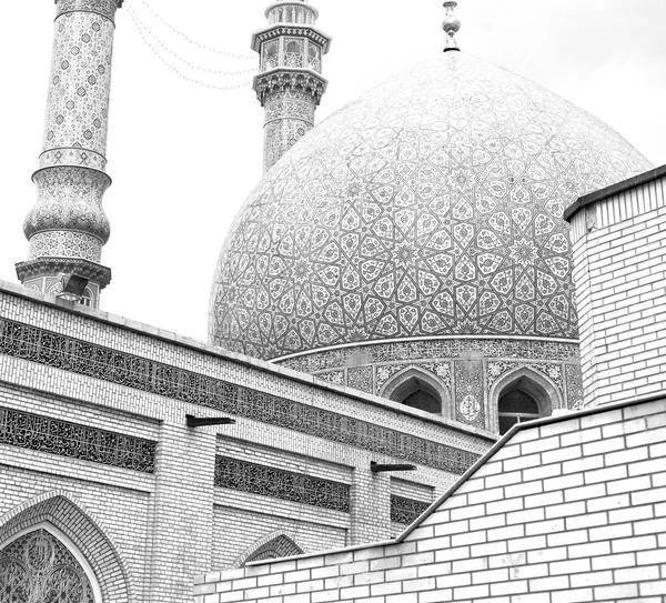 V Íránu a staré antické mešita minaret — Stock fotografie