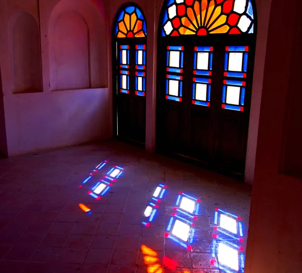 En colores iraníes desde las ventanas — Foto de Stock