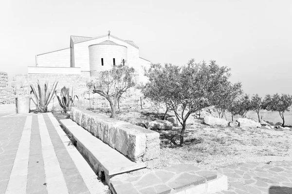 尼波山在约旦的古董修道院宗教站点中 — 图库照片
