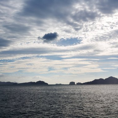 Pasifik Okyanusu bulutlar ve ışıklar 