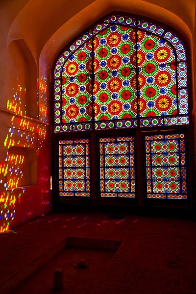 En colores iraníes desde las ventanas —  Fotos de Stock