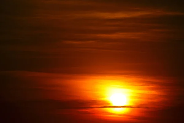 In Südafrika roter Sonnenuntergang in der Wolke — Stockfoto