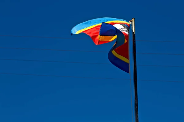 스와 질 랜드에서 물결치는 깃발 및 하늘 — 스톡 사진