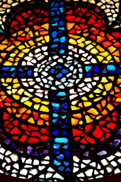 In the sanctuary  the colorful rose window — Stock Photo, Image