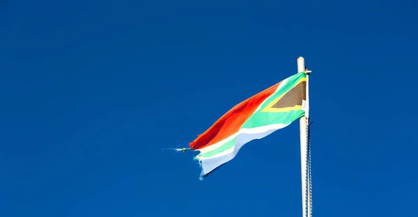 En Sudáfrica la bandera nacional — Foto de Stock