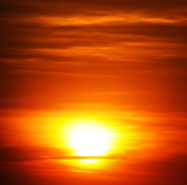 En Sudáfrica puesta de sol roja en la nube — Foto de Stock