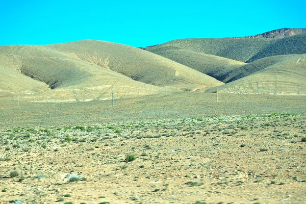 Ο Μπους στην κοιλάδα Μαρόκο Αφρικής το ξηρό βουνό atlas — Φωτογραφία Αρχείου