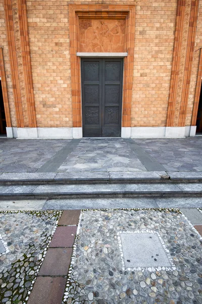 Vergiate Włochy Kościół Varese Drzwi Wejściowe Mozaika Słoneczny Dzień Rozeta — Zdjęcie stockowe